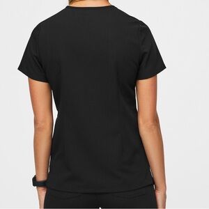 FIGS Women's Black Catarina™ - One-Pocket Scrub Top
M - Black - Regular